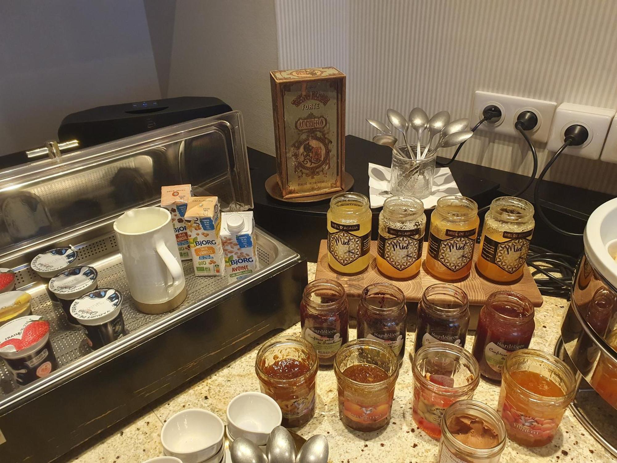 Hotel Le Griffon D'Or بور أو بريس المظهر الخارجي الصورة
